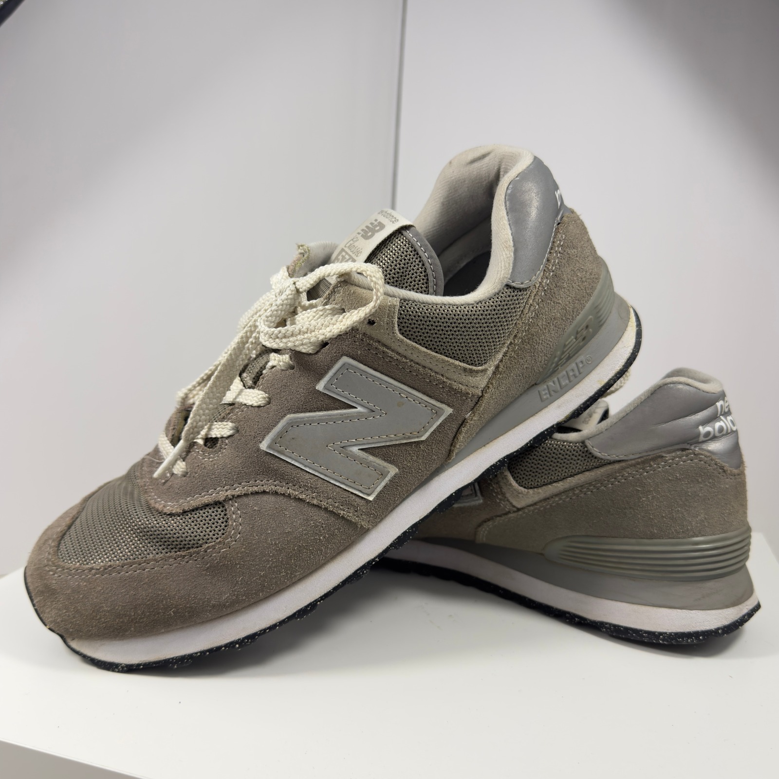 New Balance Classic 574 Grey Men's Size 10.5 Suede Low Top Sneakers Ml574evg